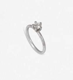 Solitari or blanc amb diamant 0,50ct VVS1 D