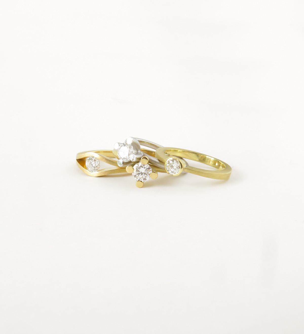 Solitari or groc diamant 0,35ct VVS1 D