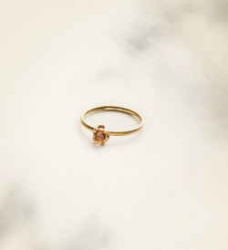 Anell or amb safir taronja Wennick-Lefèvre 0,21ct
