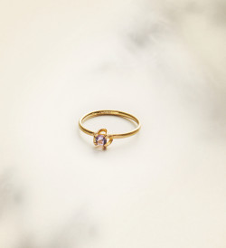 18k gold ring with purple Wennick-Lefèvre sapphire 0,21ct